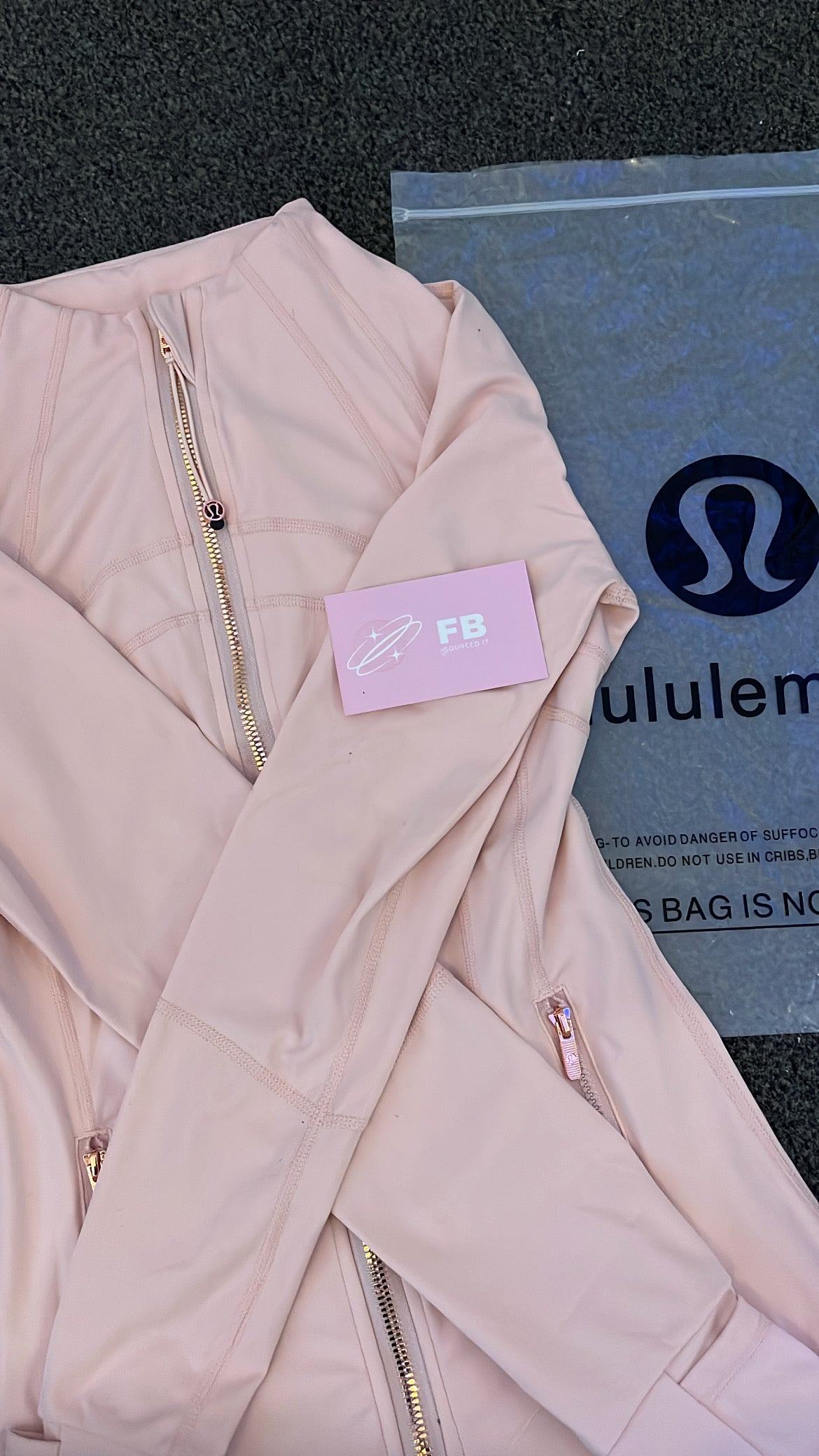 Pink Rose Gold Zip Lulu (L) (QUICK SHIP🚢 )